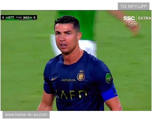 C罗疑似新恋情小号留言被扒，话题一路飙升