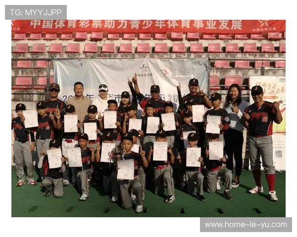 棒球青训计划在校园内建立常态化训练小组，青少年棒球训练