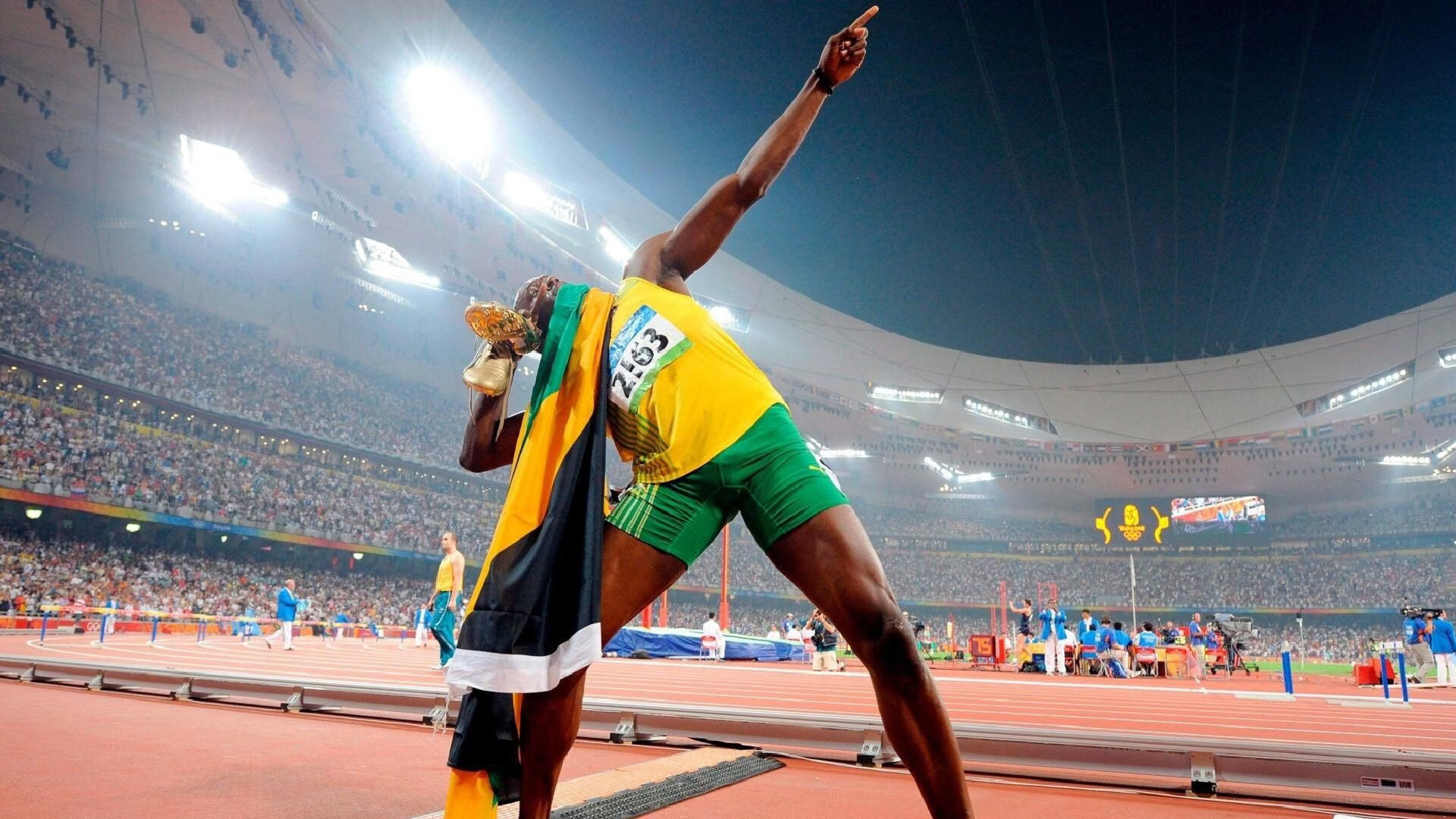 乐鱼体育app官网入口-拉尼·帕利斯特冲刺瞬间吸引全场目光，帕尼尼利拉德