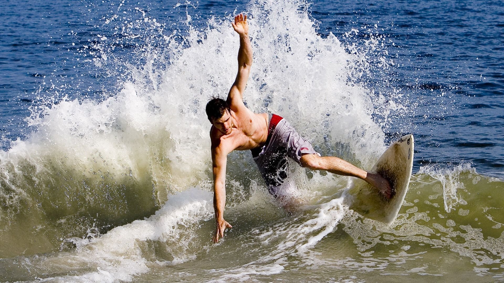 乐鱼体育在线下载-波波维奇决赛表现赢得教练高度评价，波波维奇集锦