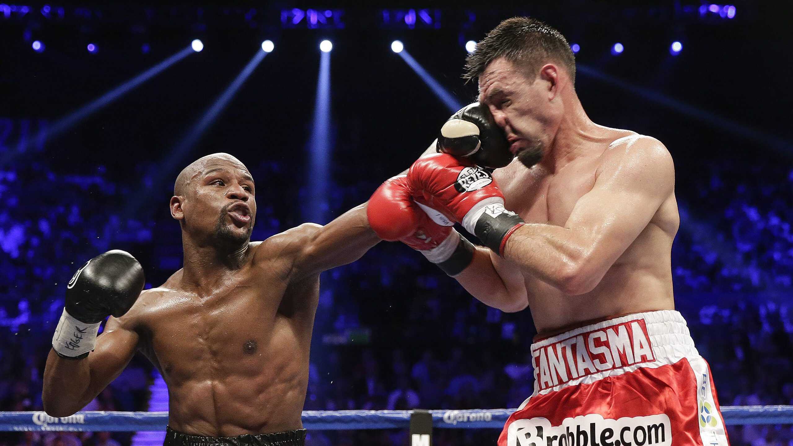 罗男子自由泳冲刺爆发惊艳泳池，男子自由泳运动员